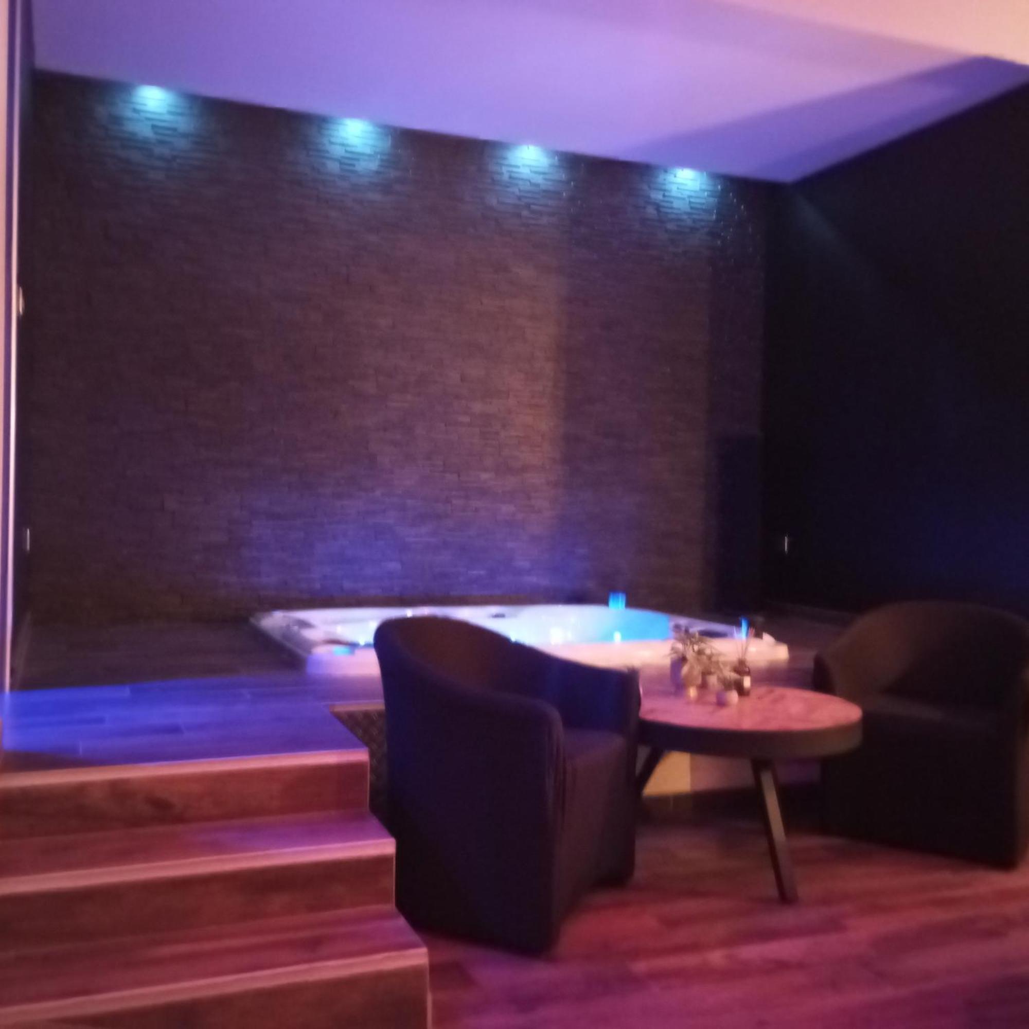 Chambre Romantique Avec Spa Privatif Ferriere-la-Grande Екстер'єр фото